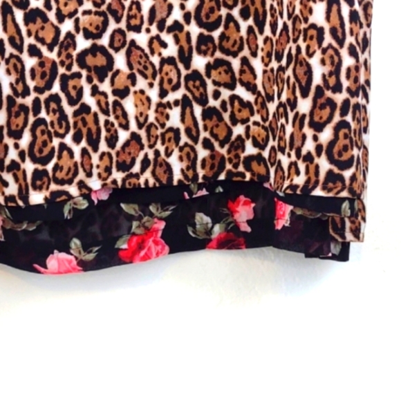 White House Black Market Reversible Black & Pink Floral to Cheetah Cami - Picture 6 of 10